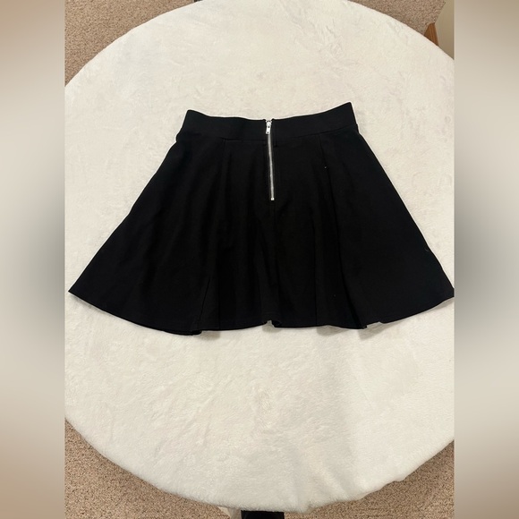Black Divided Skirt - XS - Picture 2 of 6